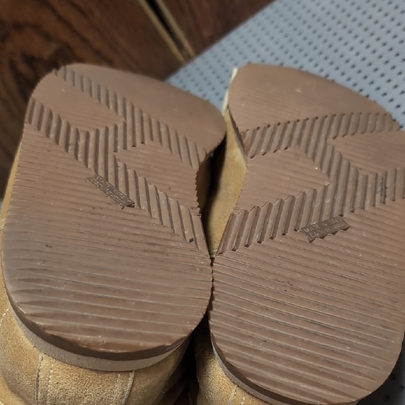 Hermes Tan Sneakers with Classic Design - Picture 7 of 8